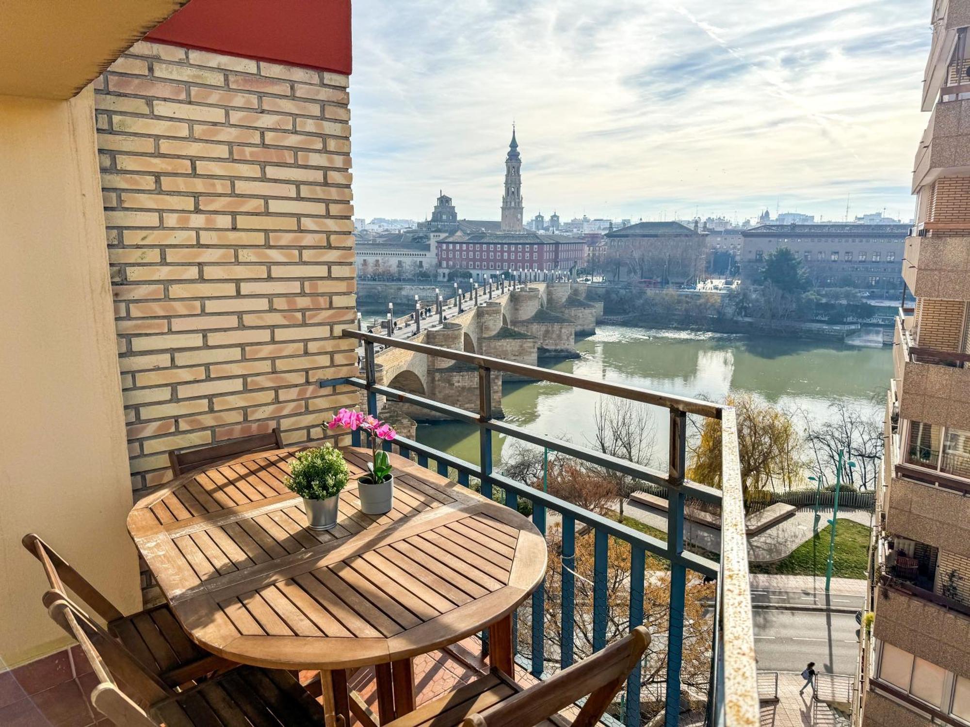 El Puente Del Pilar Comotucasa Zaragoza Exterior foto